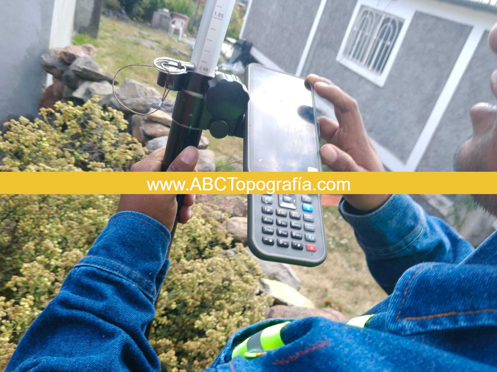 Lee más sobre el artículo Levantamiento topográfico en El Coto Querétaro TC-2910-1D