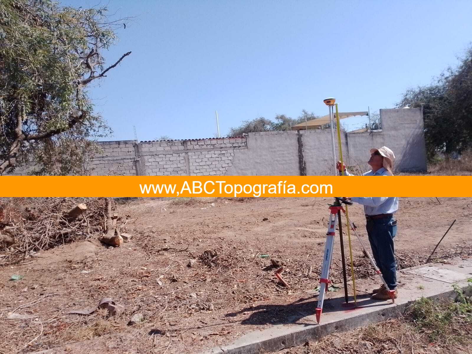 Lee más sobre el artículo Levantamiento topográfico en Nayarit TC-2304-D1