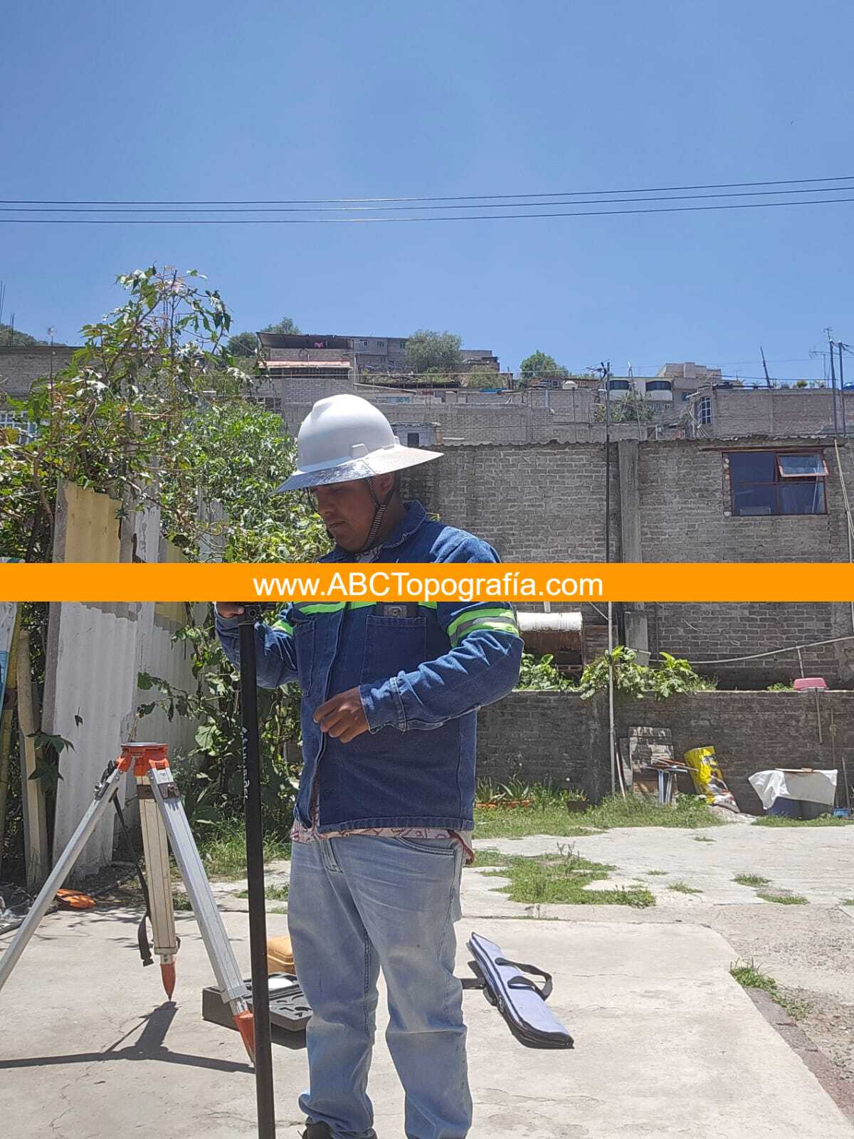 Lee más sobre el artículo Levantamiento topográfico en Chimalhuacán TC-2705-D1